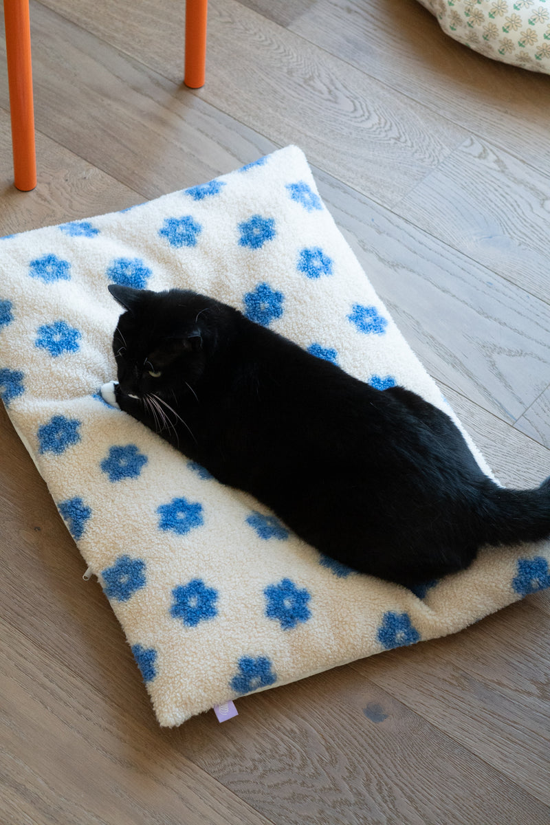 Daisy Cloud Pastry Bed