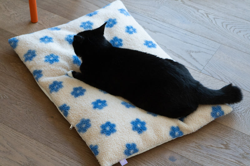 Daisy Cloud Pastry Bed