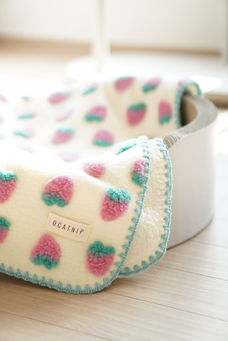 Strawberry Puff Blanket