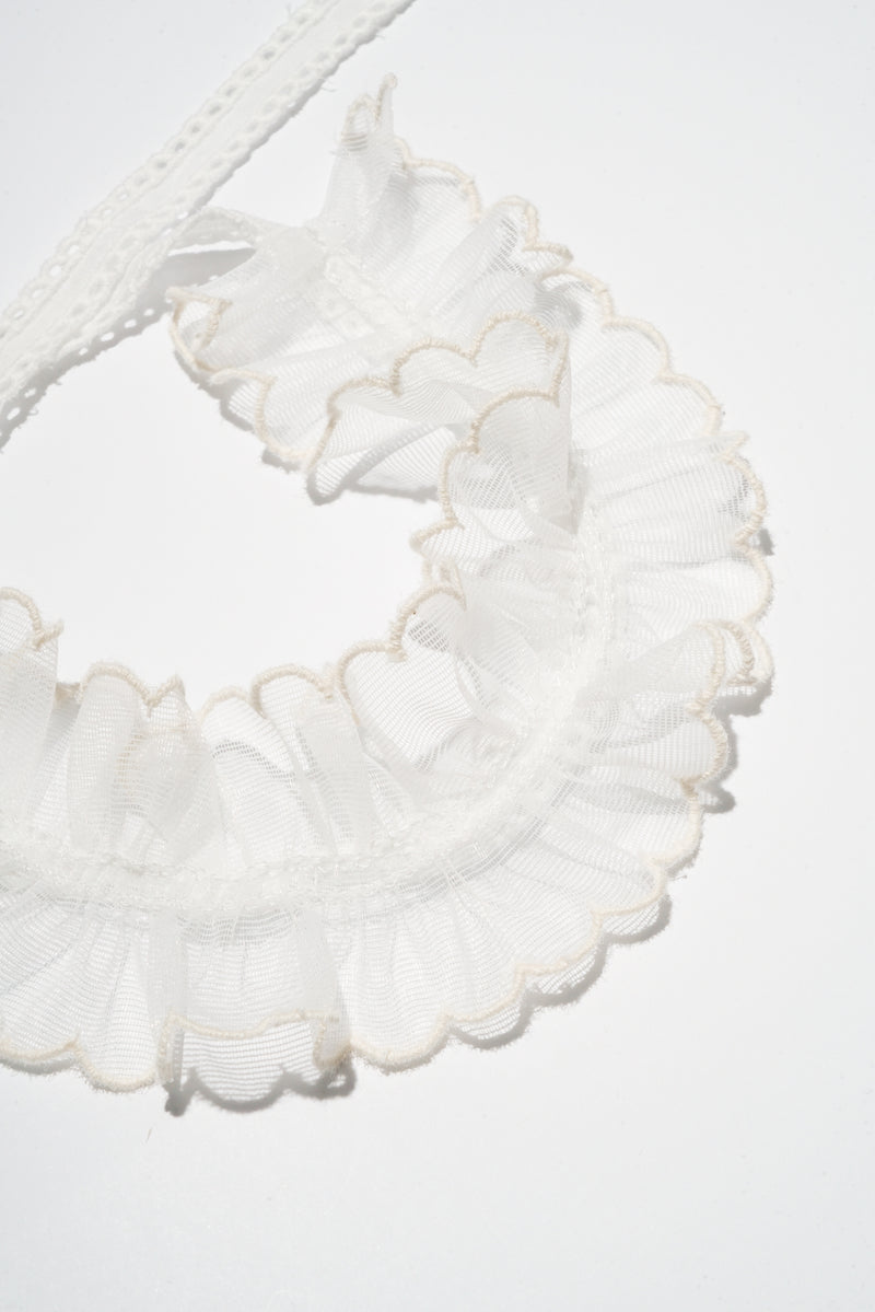 Bridgerton Puff Collar